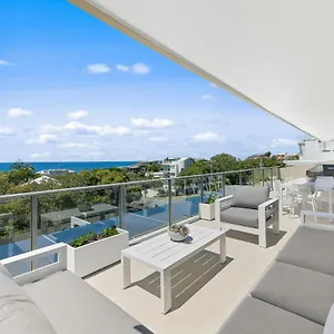 Crystal Shores Sunshine Sunshine Beach