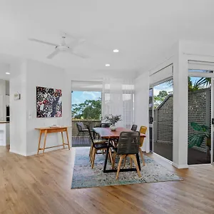A Tropical Family Oasis In Sunshine Sunshine Beach
