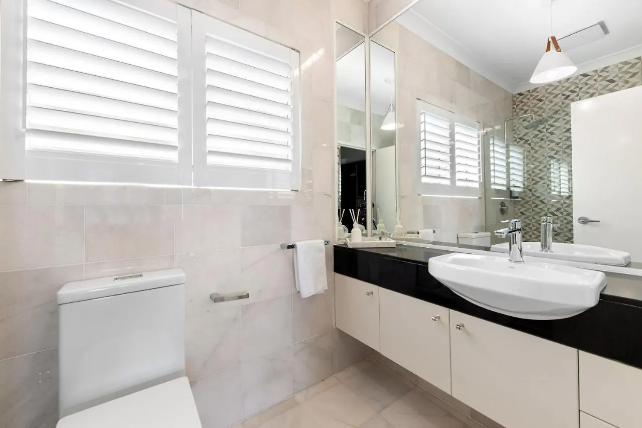 8 Nereus 2 Bedroom Stunning Apartment In The Heart Of Sunshine Beach 5 Mins To Noosa Australia